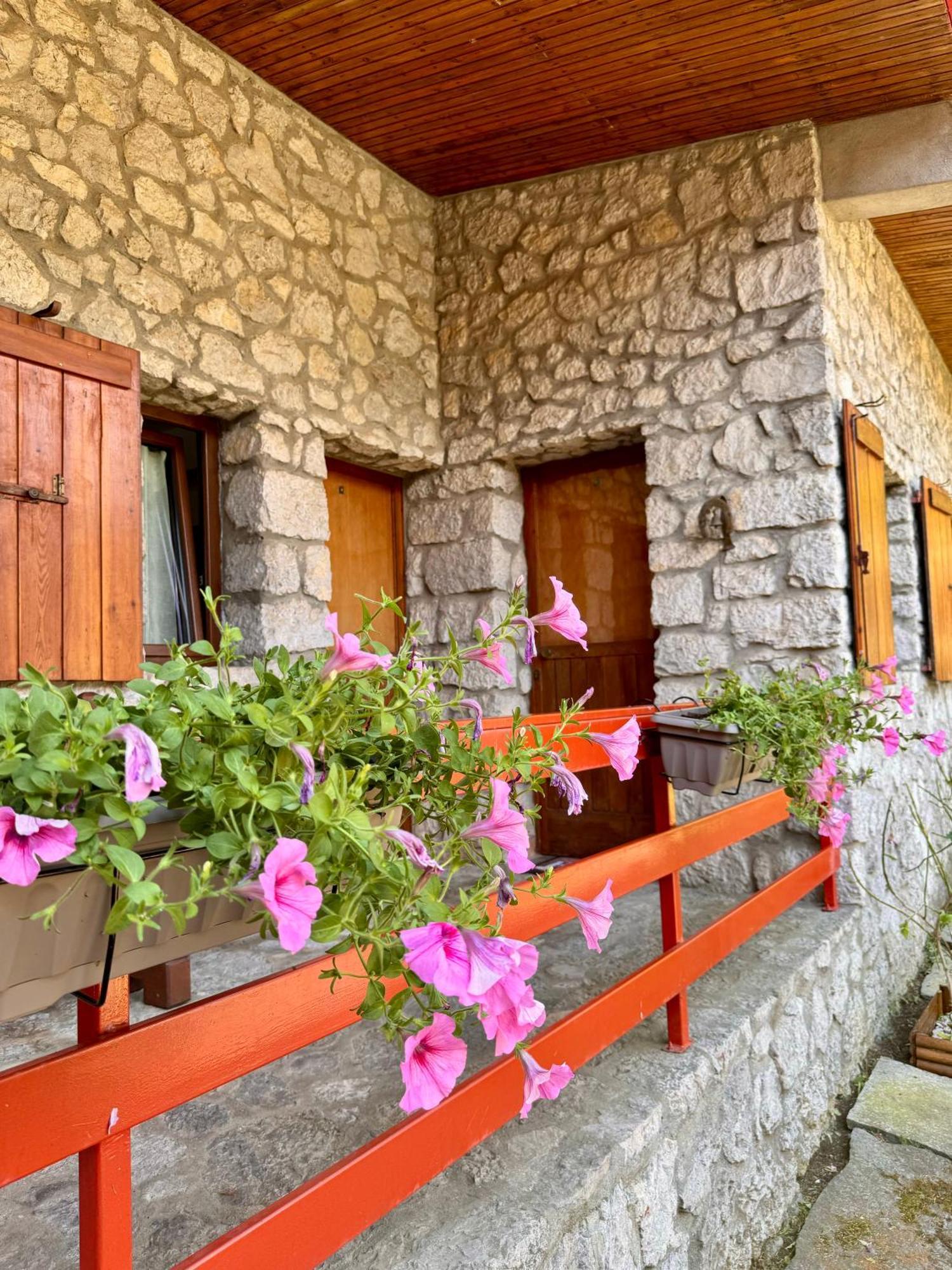 Villa Drago Chalet Oltre il Colle 外观 照片